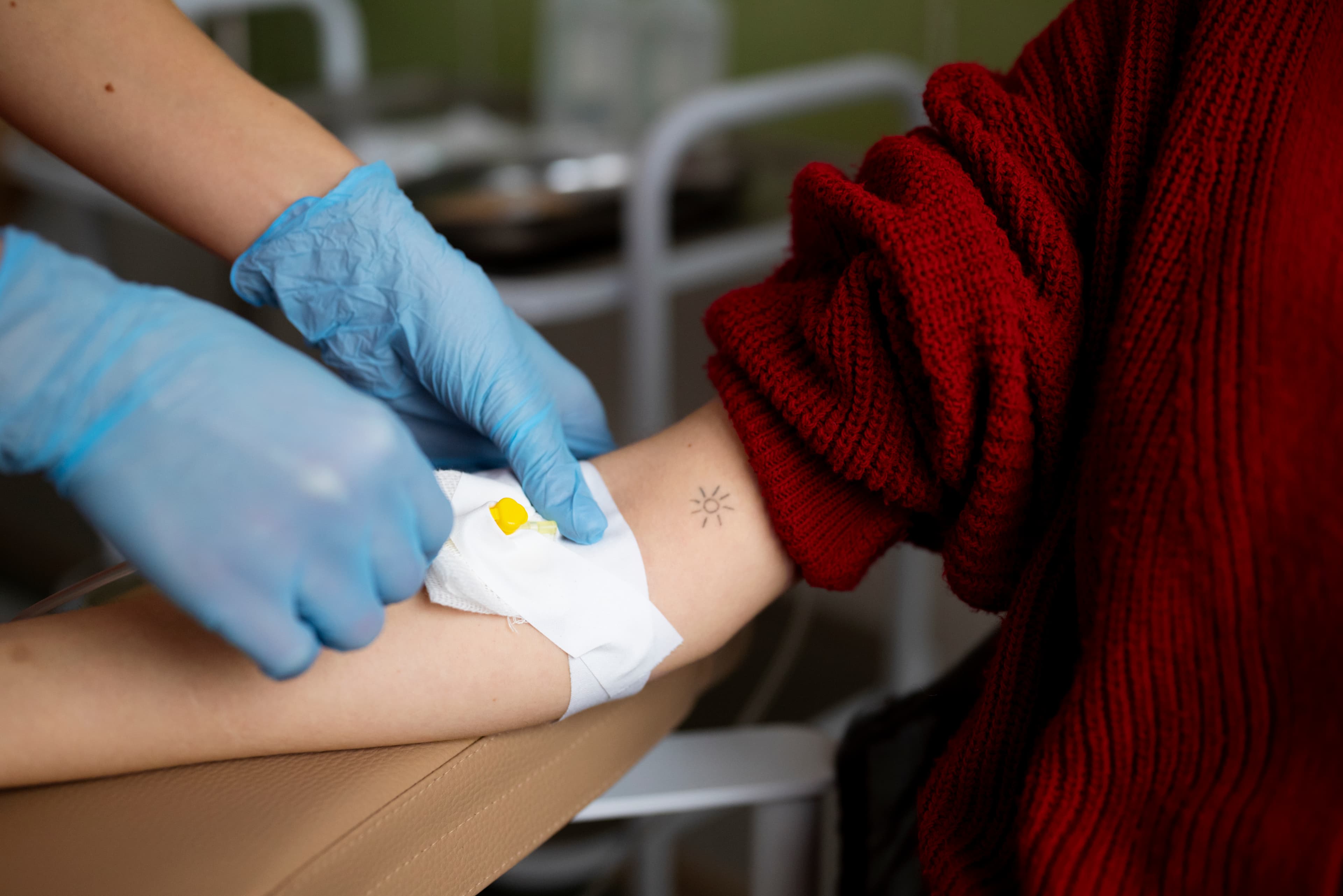Coordinamos visitas grupales a un banco de sangre aliado. Logística completa: citas y acompañamiento.