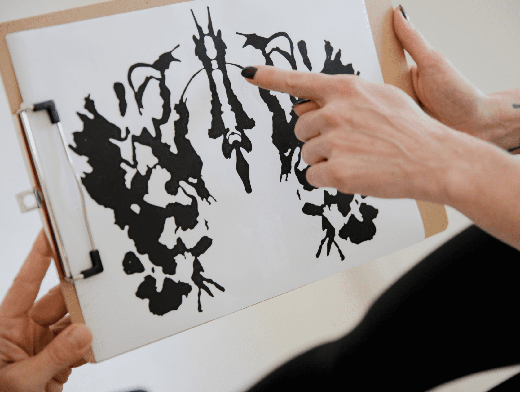 Medimos habilidades cognitivas y rasgos conductuales, anticipando desempeño y adaptación cultural.